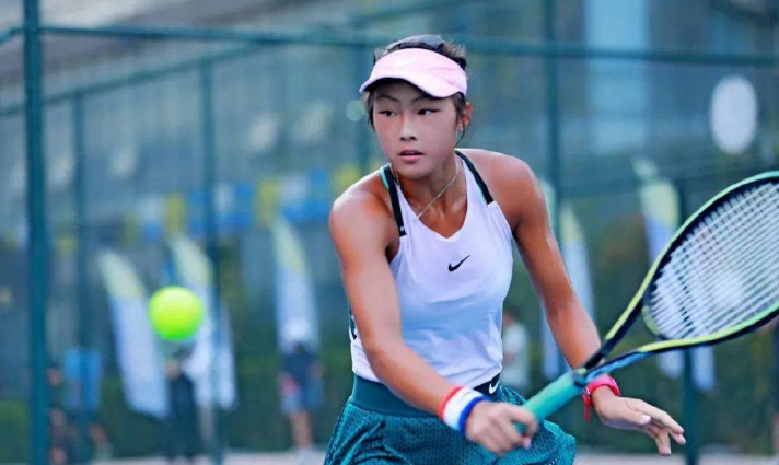 恭喜！中国15岁网球新星首夺青少年世界冠军 赢排名高1545名球员