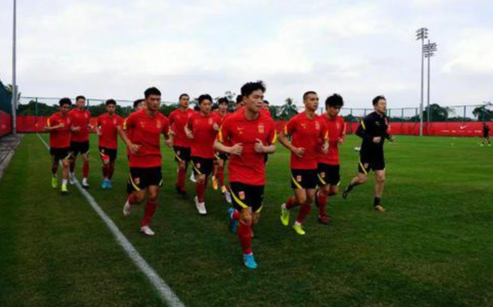 中国足球已出现国脚逃跑：2人连夜离境！另有2俱乐部接近解散