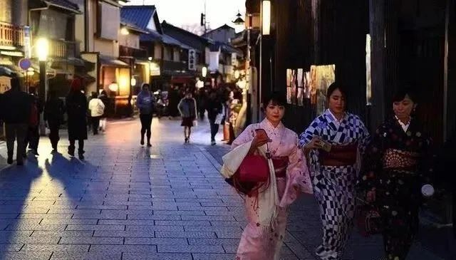 没去日本之前，觉得日本街道干净，人文素养高，去了才发现真相是……