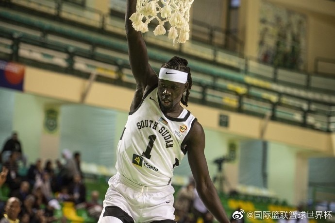 南苏丹队球员：中国男篮有一些有天赋的球员 外界对我们不太了解