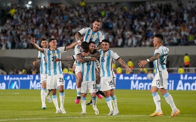 阿根廷7-0库拉索：梅西3球，国家队还差C罗20球，对手实力如国足