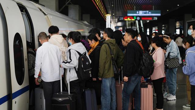 五一铁路客流高峰来了！国铁集团郑州局今日预计发送旅客68.6万人
