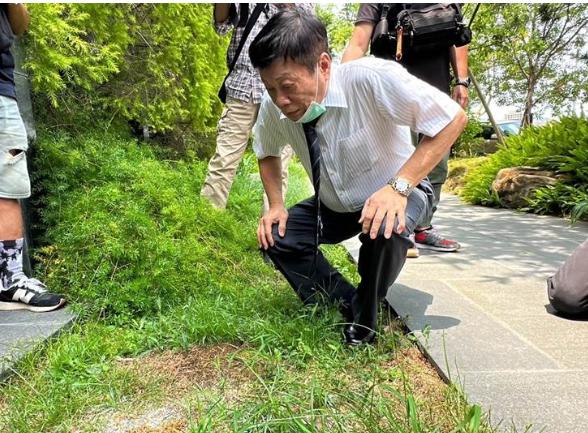 台湾“5亿高中生” 坠楼地面草皮全枯了 法医：查胃部是否有毒物
