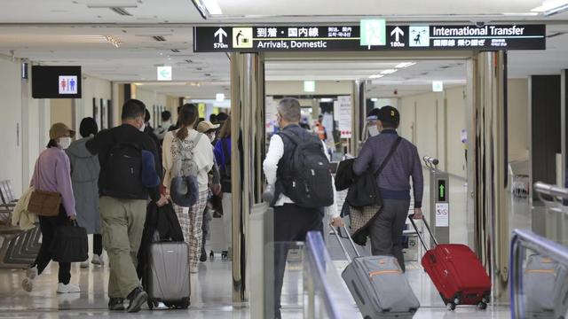 日媒：日本将放宽针对来自中国入境人员的新冠防疫措施