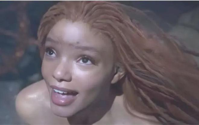 黑人美人鱼演员打扮成阿凡达被网友大赞：她果然适合演外星人